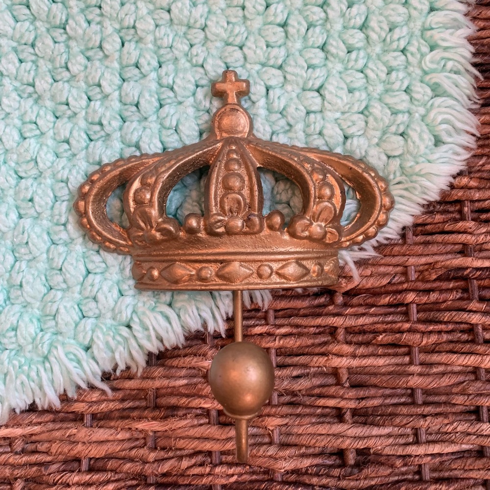 Gold Metal Princess Queen Crown Wall Hook Decor